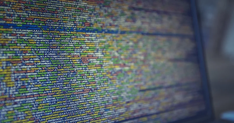 Quels outils pour espionner ses rivaux : Semrush, SE Ranking et le reste